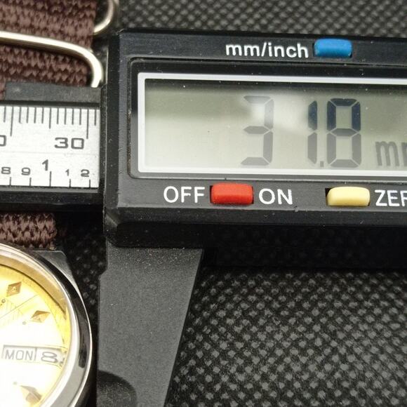 Vintage 1977 Citizen Automatic Mens Silver Watch W/daydate & Gold accents - Picture 7 of 8